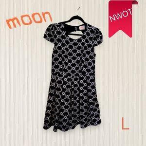 🆕 *NWOT* MOON | L | Black & White mini dress puffy sleeves & keyhole back